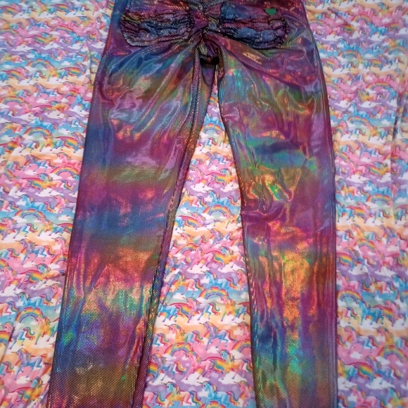 Cute booty lounge leggings size extra small but can fit small or maybe medium - Picture 4 of 4